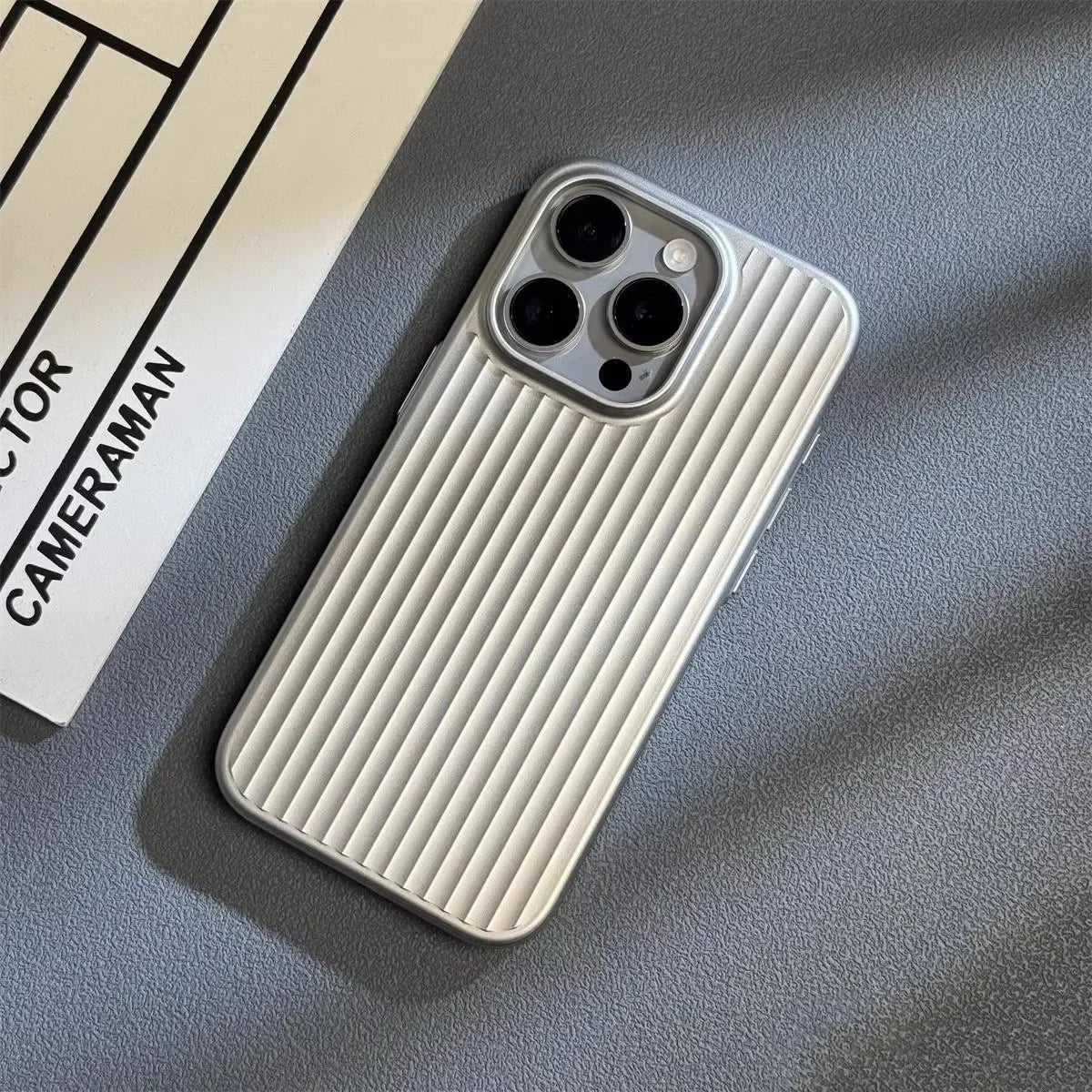 Coque iPhone titanium militaire ultra-fine