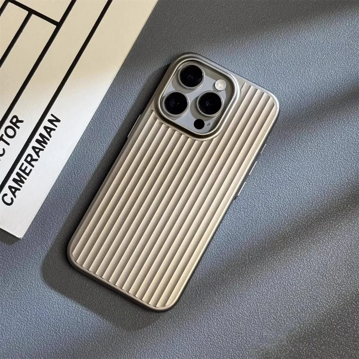 Coque iPhone titanium militaire ultra-fine
