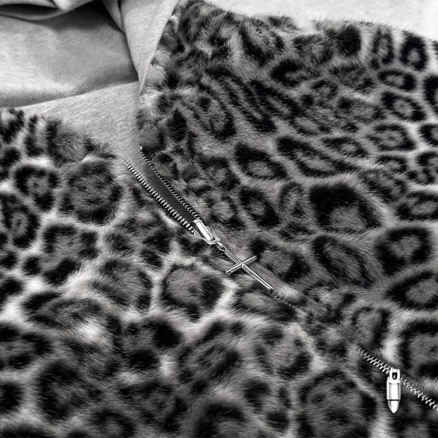 Sweat à capuche femme réversible léopard