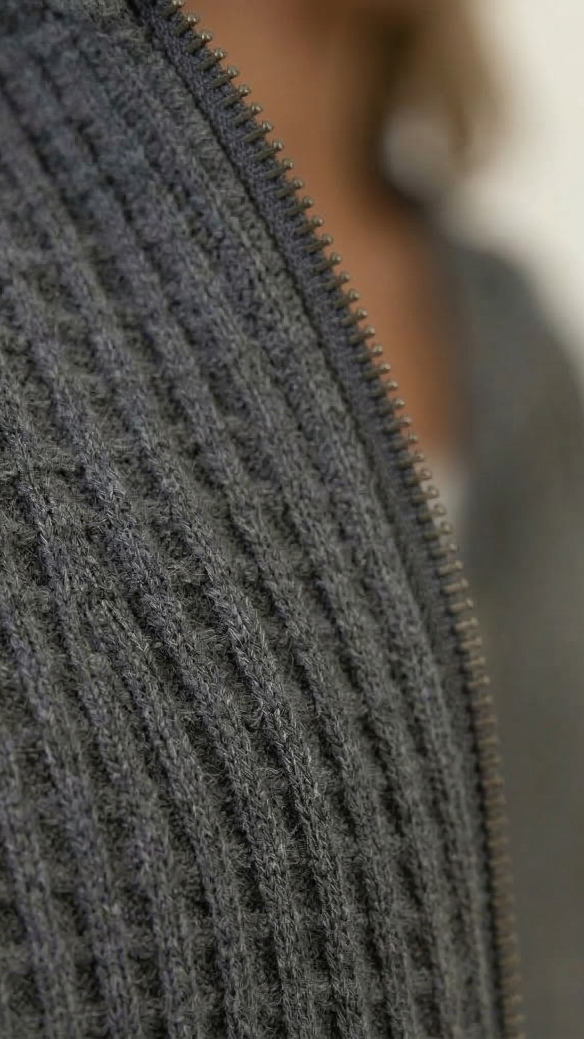 Sweat à capuche zippé femme poches