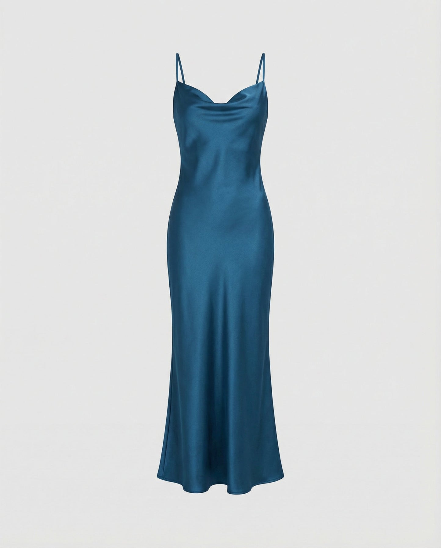 Robe satinée élégante femme tendance
